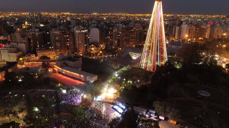 El Faro del Bicentenario volverá a iluminarse por Navidad.