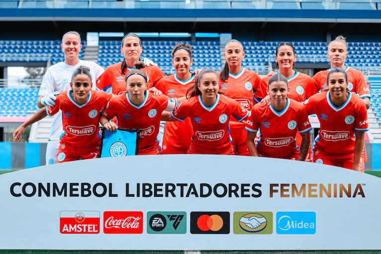 El femenino de Belgrano debutó en la Libertadores ante Independiente del Valle. (Prensa CAB)