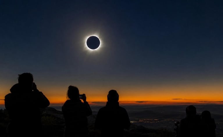 El fenómeno astronómico oscurecerá sectores de Europa y el Atlántico norte.