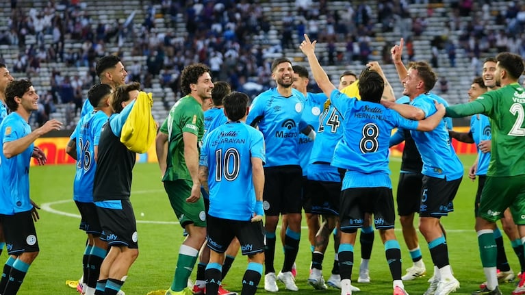 El festejo de Belgrano tras ganarle el clásico a Talleres en el Kempes. Foto: Lucio Casalla / ElDoce.tv.