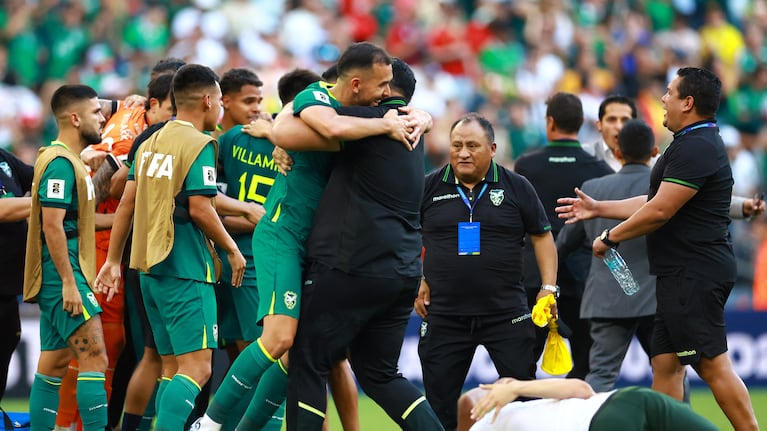 El festejo de Bolivia tras el triunfo clave ante Surinam.