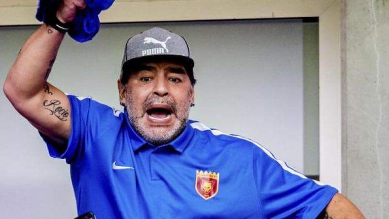 El festejo de Maradona por el millón de seguidores en Instagram