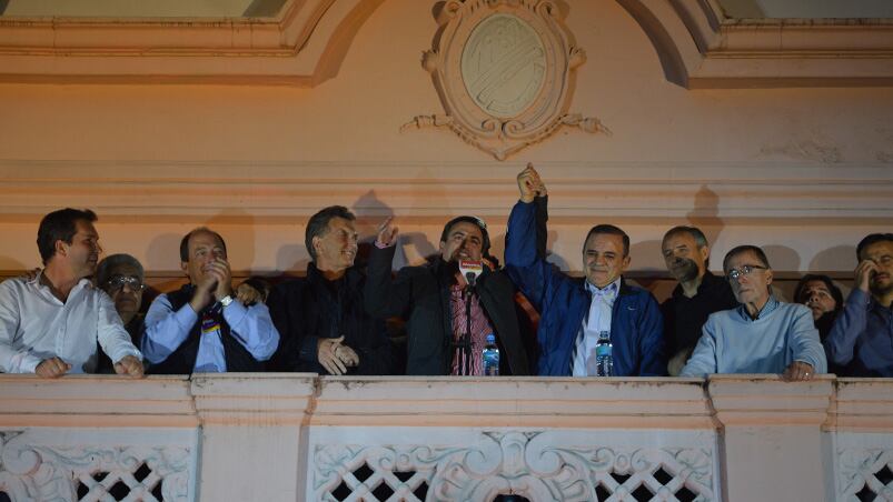 El festejo en el balcón de la Casa Radical. Foto: Lucio Casalla.