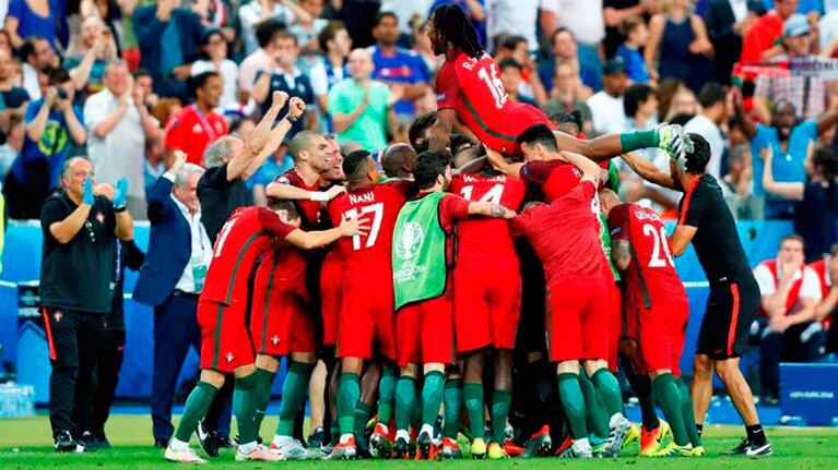 El festejo eufórico tras el golazo de Éder.