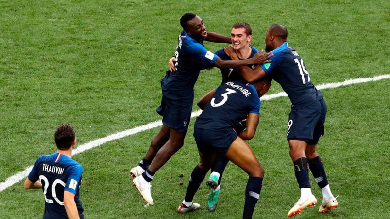 El festejo francés en pleno partido. 