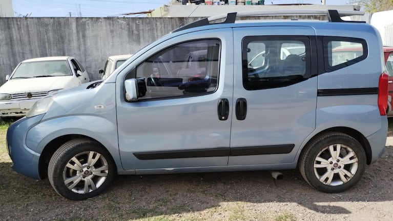 El Fiat Cubo fue recuperado tras una corta persecución.
