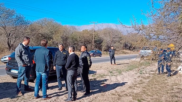 El fiscal federal Senestrari se dirigió a la zona de la búsqueda.