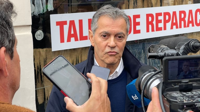 El fiscal Garzón habló de la causa desde la puerta de la casa de Barrelier.