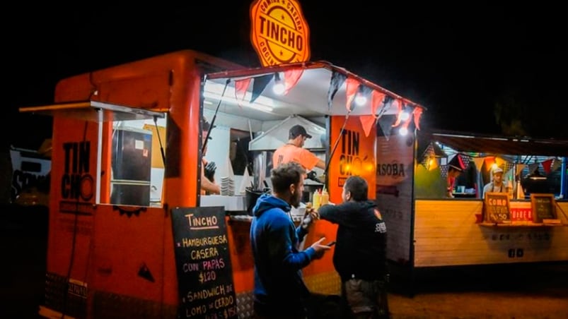 El food truck de Tincho Igarzabal en Balnearia. 