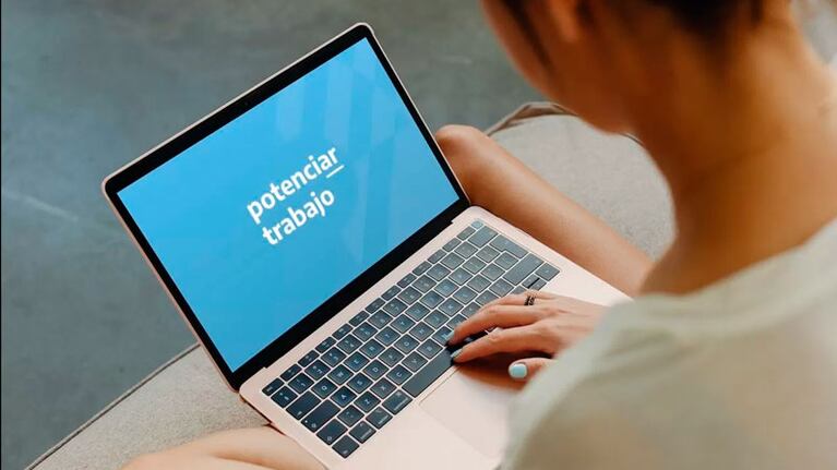El formulario consiste en tres pasos y se puede completar online.