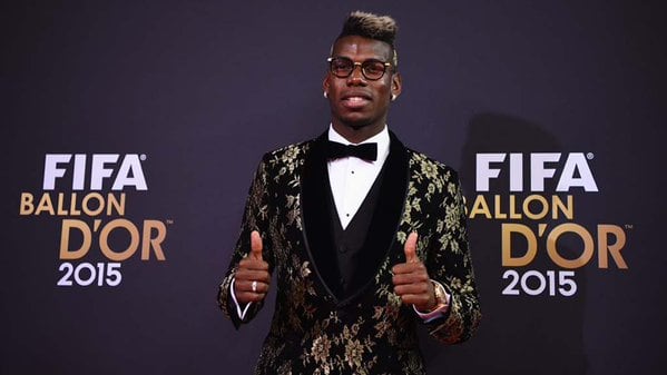 El francés Pogba dio la nota con su traje