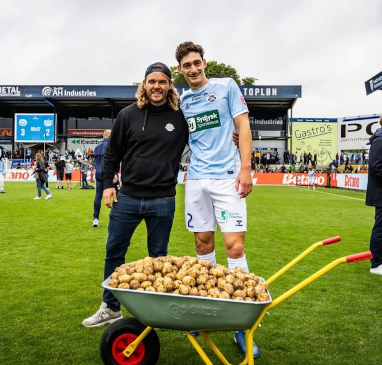 El francés que juega en un equipo de Dinamarca recibió un inesperado premio.