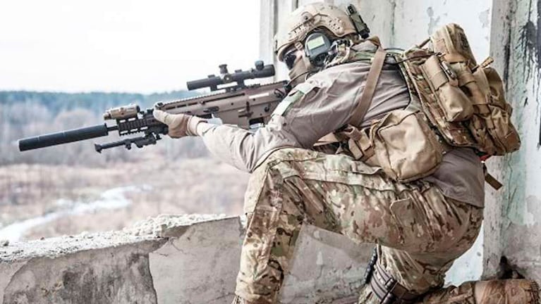 El francotirador inglés mató al yihadista con un fusil CheyTac M2000.