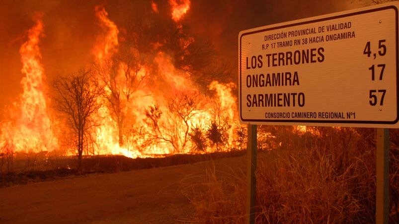 El fuego causó desastres en Charbonier.