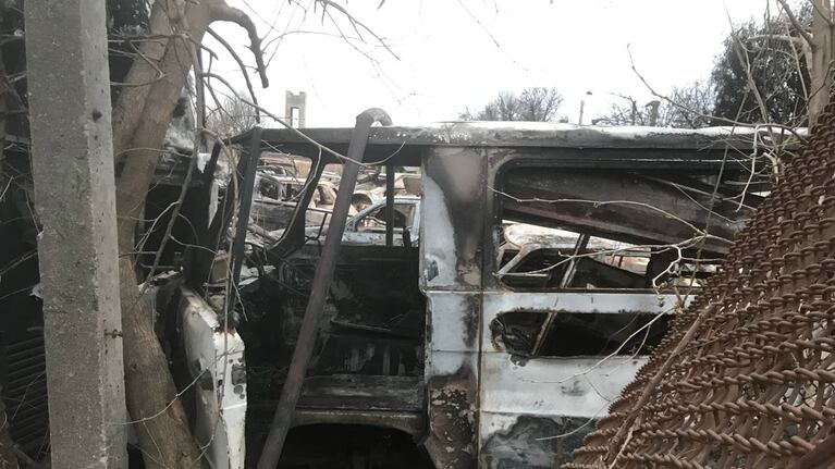 El fuego convirtió en chatarra los autos depositados.