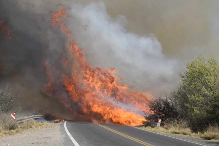 El fuego en Capilla del Monte.