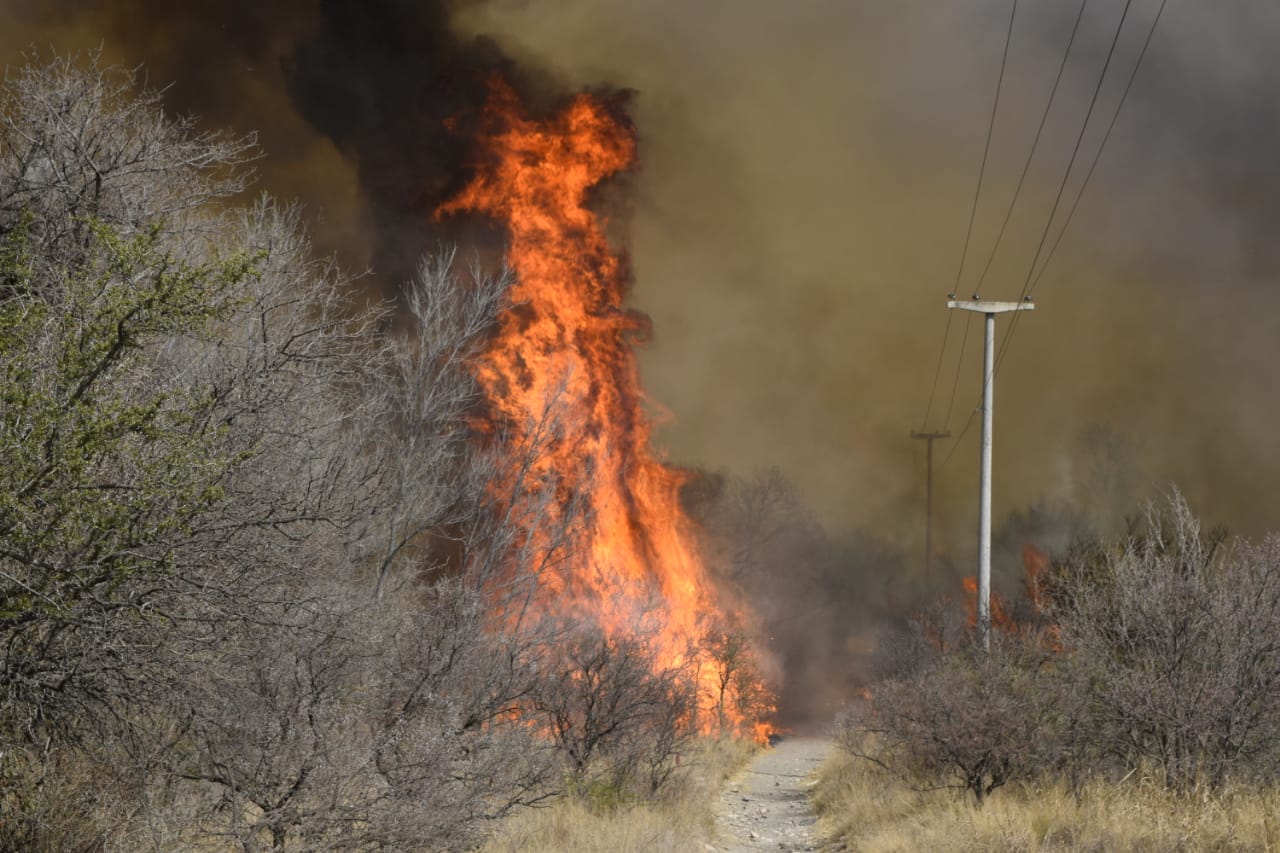 El fuego en Capilla del Monte.