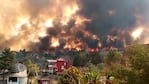 El fuego no da tregua y las llamas se propagan rápidamente.