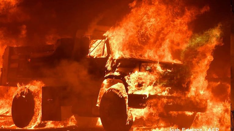 El fuego provocó muertes y destruyó viviendas en varios condados de California.