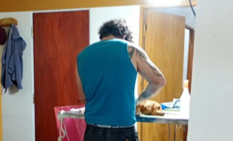 El funcionario fue grabado en reiteradas ocasiones.