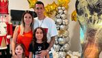 El futbolista celebró Navidad en familia.