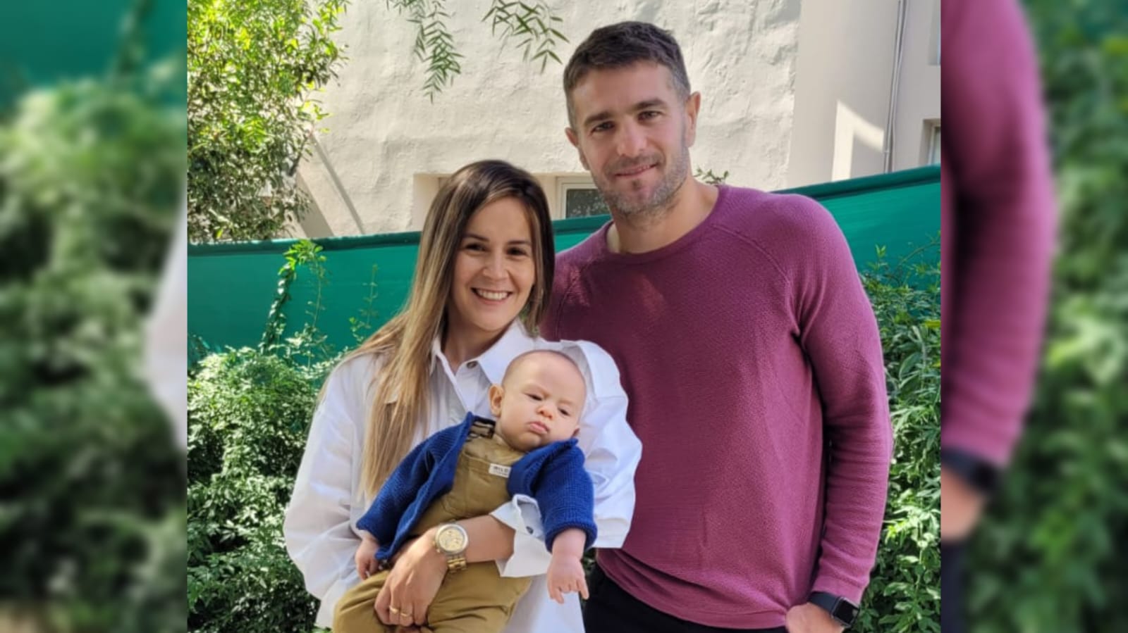 El futbolista y su esposa junto al pequeño Vittorio.