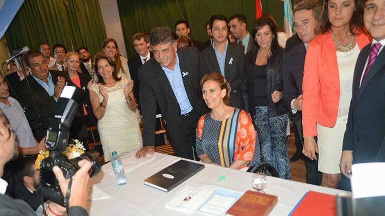 El "Gato" Romero, acompañado de la vicepresidenta Gabriela Michetti. Foto: Lucio Casalla / ElDoce.tv