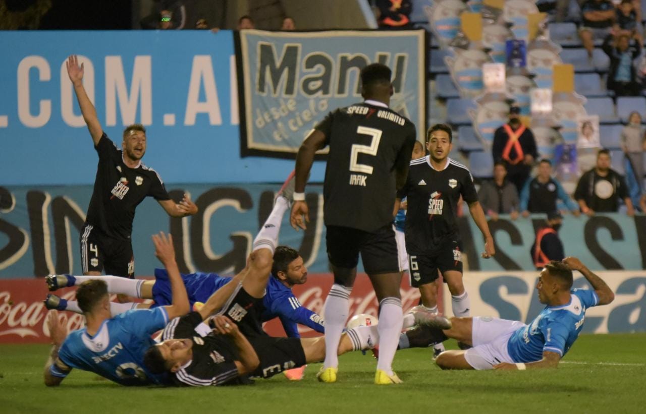 El Gigante de Alberdi fue un carnaval. Foto: Lucio Casalla/ElDoce.tv.