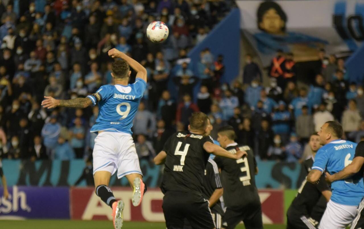 El Gigante de Alberdi fue un carnaval. Foto: Lucio Casalla/ElDoce.tv.