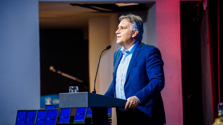 El gobernado se expresó a favor de la educación.