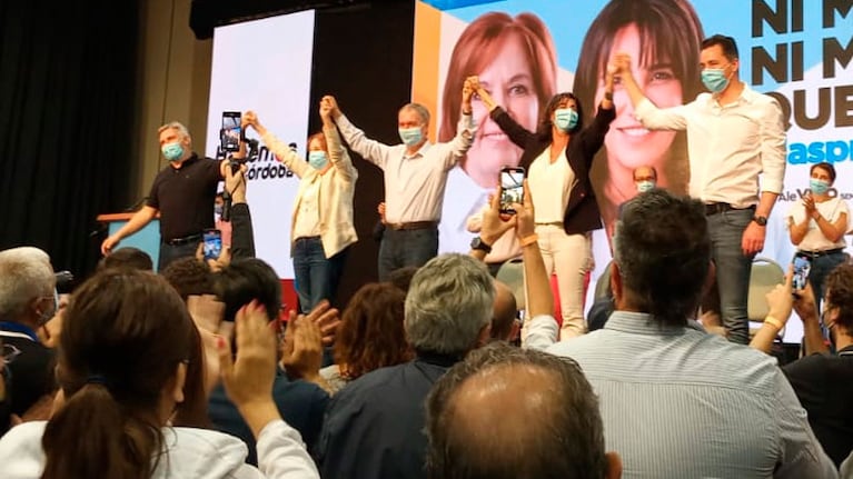 El gobernador habló ante sus seguidores tras los resultados.