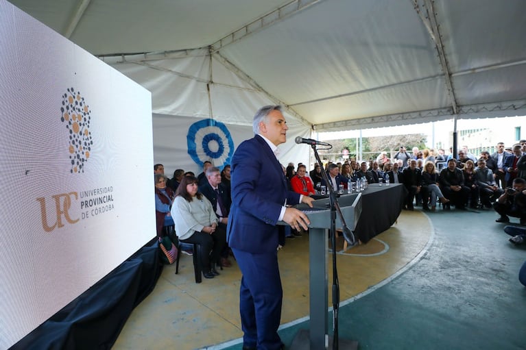 El gobernador Llaryora anunció la sede de la Universidad Provincial para barrio Villa El Libertador.
