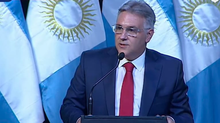 El gobernador Llaryora en la apertura de sesiones ordinarias de la Legislatura en Deán Funes.