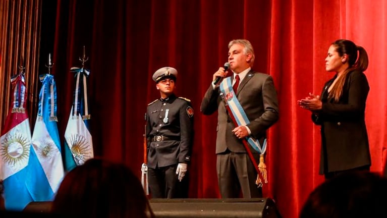 El gobernador Llaryora encabezó la velada de gala en Huinca Renancó. Foto: Prensa Gobierno de Córdoba.