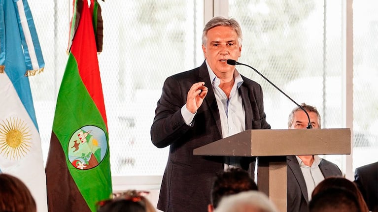 El gobernador Llaryora inauguró el ciclo lectivo 2026 en San Pedro.