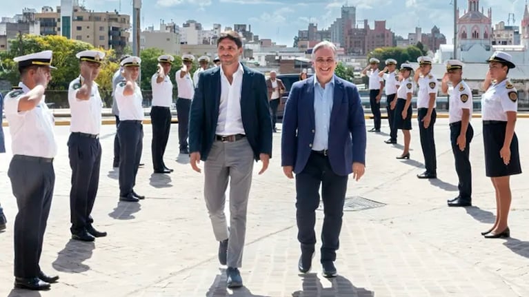El gobernador Llaryora junto a su par de Santa Fe, Maximiliano Pullaro.