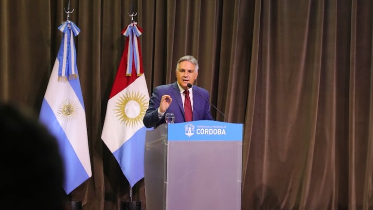 El gobernador Martín Llaryora sugirió que avanzará con la vacunación contra el dengue.
