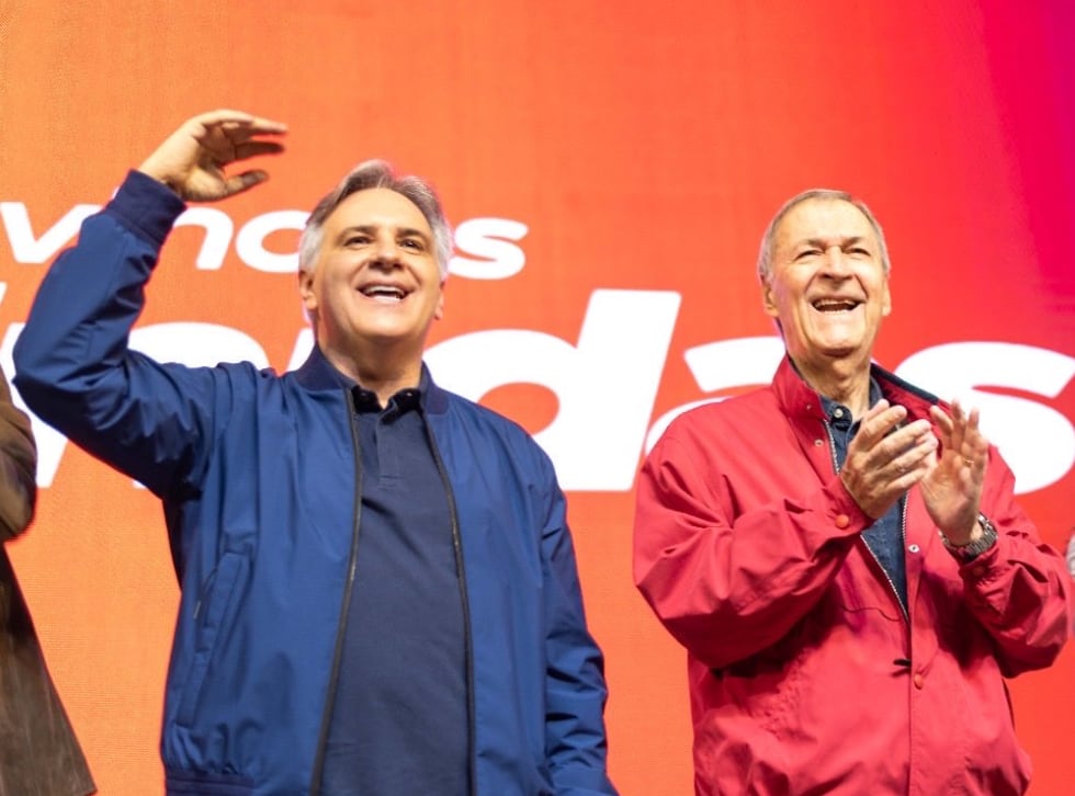 El gobernador pidió el voto a Schiaretti para llevar proyectos propios y lograr consensos en el Congreso.