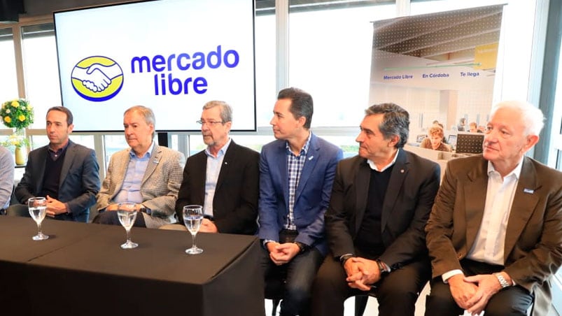 El gobernador y, a su derecha, Galperín durante la presentación. / Foto: Twitter Juan Schiaretti