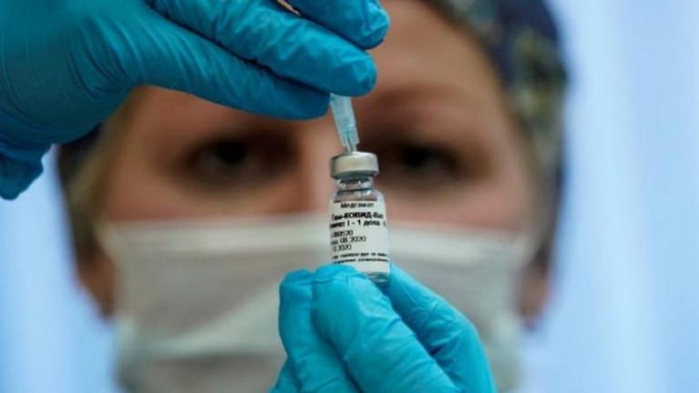 El Gobierno anticipó a El Doce la fecha en que llegarían las vacunas a la Argentina