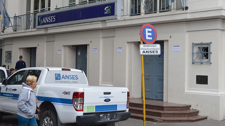 El Gobierno anunció el detalle de los aumentos, categoría por categoría. / Foto: Archivo ElDoce.tv