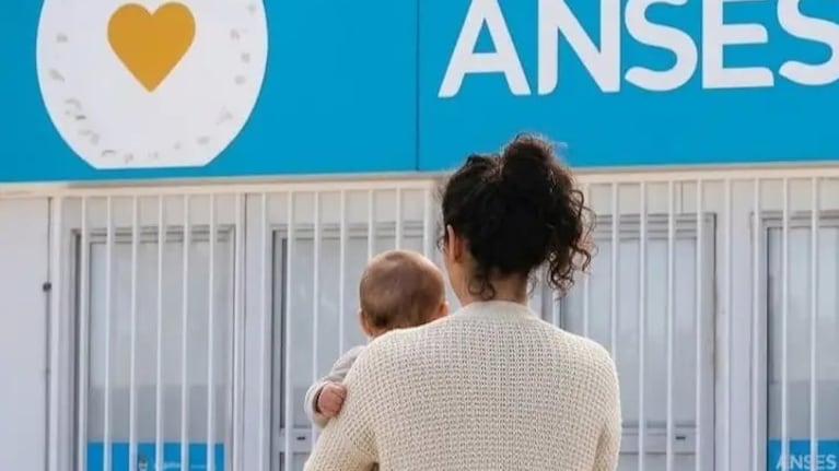 El Gobierno busca eliminar la movilidad automática de las asignaciones de ANSES.