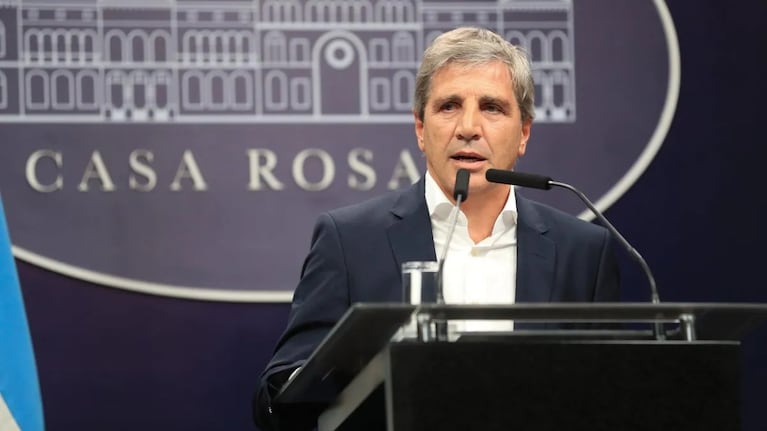 El Gobierno define medidas para fomentar el uso de la divisa estadounidense en el país.