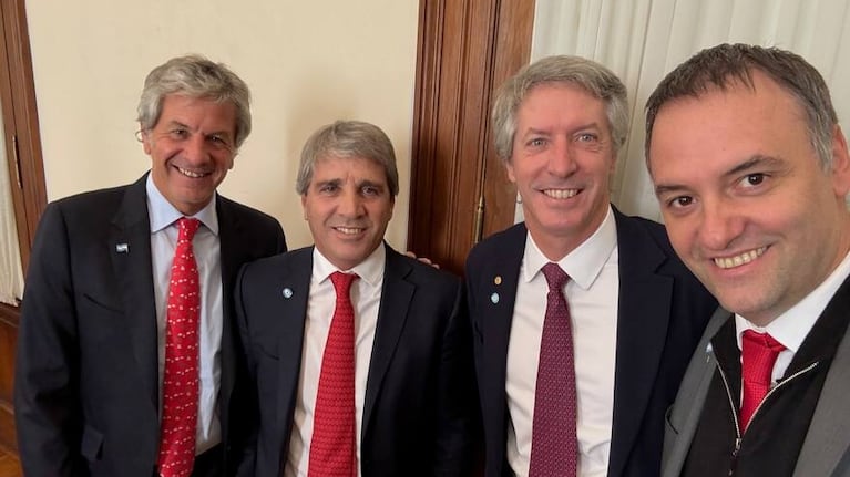 El Gobierno incentiva el uso de dólares no registrados.