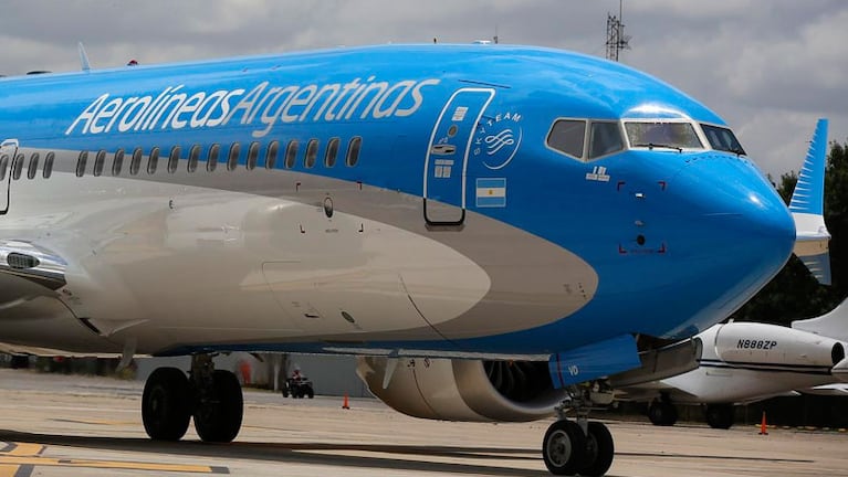El Gobierno prepara un avión de Aerolíneas Argentinas para traer las primeras dosis.