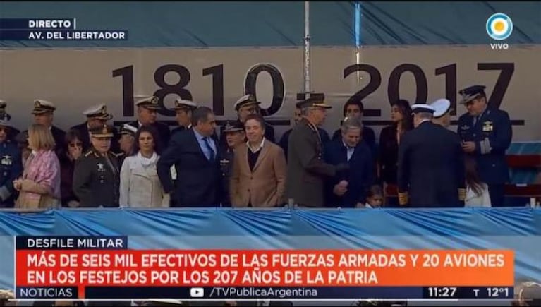 El Gobierno tildó de "metida de pata" el error en el desfile del 25 de Mayo