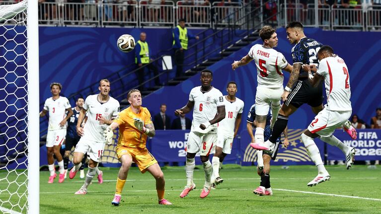 El gol de Lautaro Martínez y el 2 a 1 de Argentina. REUTERS/Amanda Perobelli