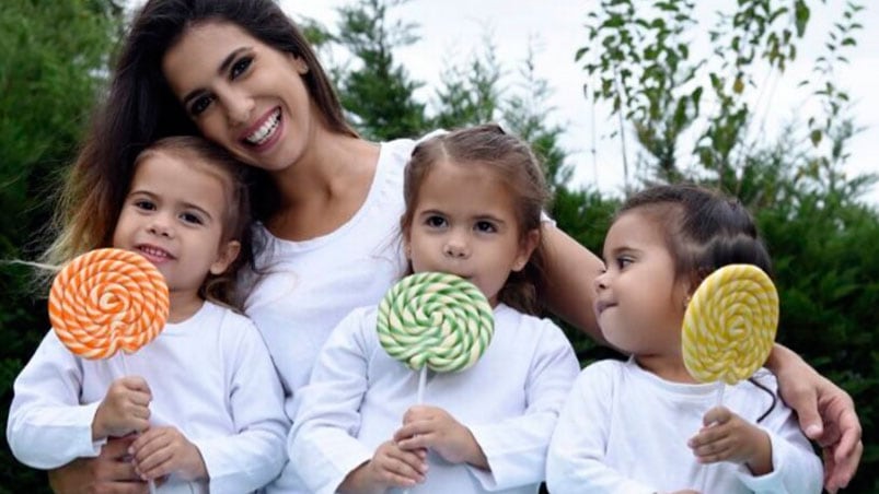 El gracioso momento que vivió CInthia Fernández con sus hijas.