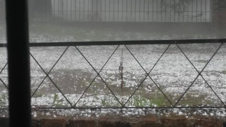 El granizo azotó las sierras y se mantiene un alerta