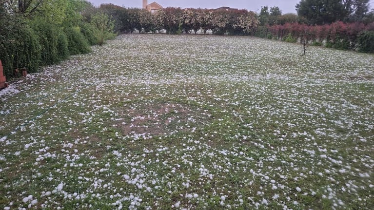 El granizo se replicó en varios puntos de la provincia.